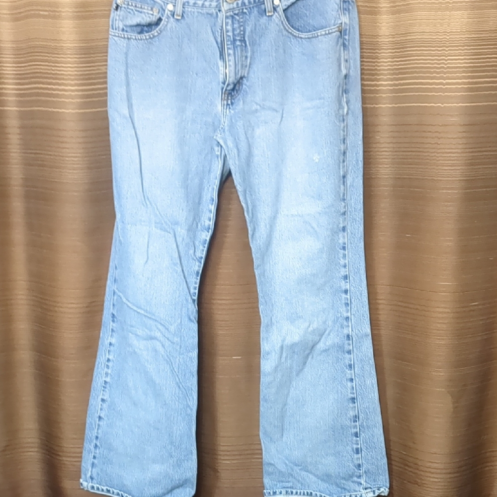 Women's Bootcut Jeans in Light Blue — Classic Everyday Style
